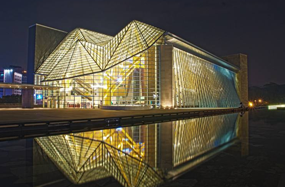 建筑外觀亮化：把城市點(diǎn)亮，讓建筑更生動(dòng)