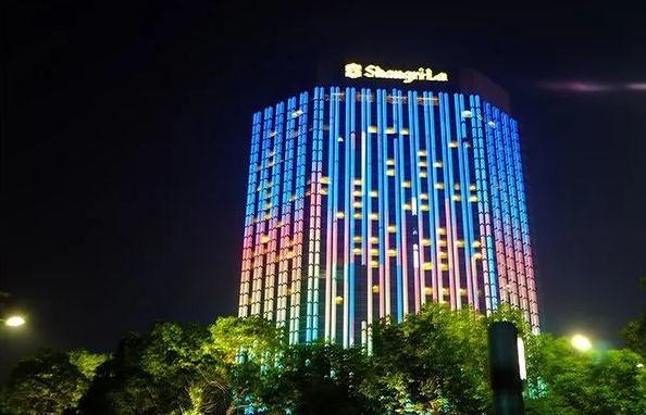 樓體外墻燈光的美輪美奐——營造夜景的組成部分