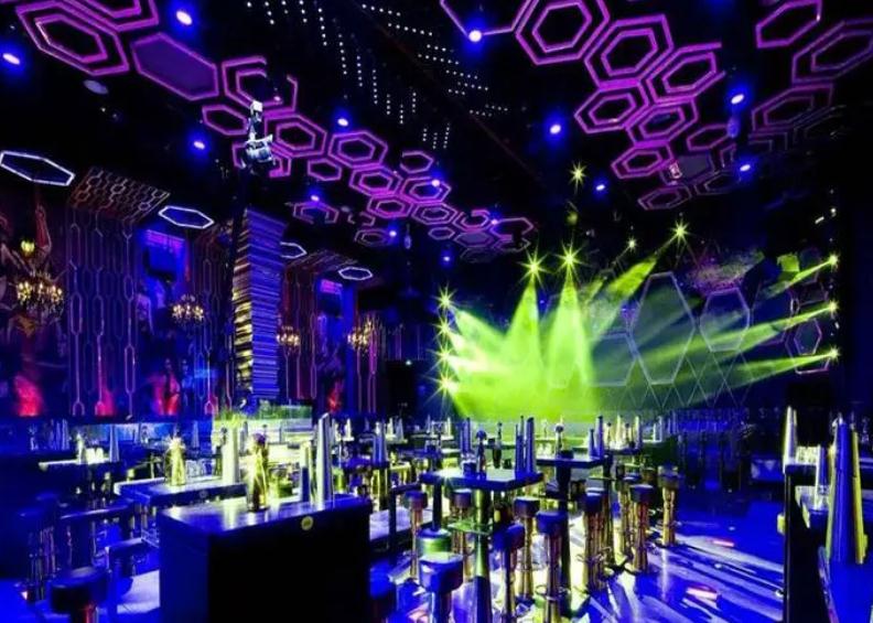 酒吧亮化工程：照亮夜生活，營造獨特氛圍