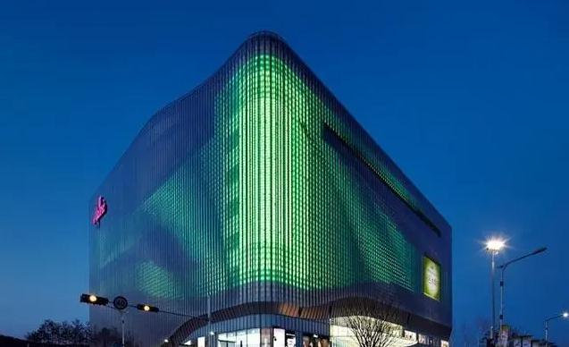 幕墻和外墻亮化技術(shù)在建筑設(shè)計中的應(yīng)用與發(fā)展趨勢