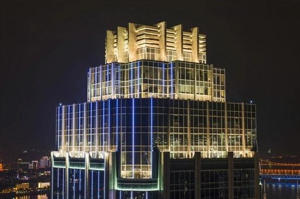 樓體亮化公司：為城市增添色彩