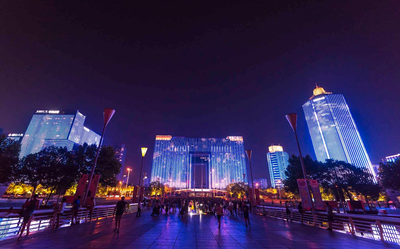 樓宇亮化工程設(shè)計：讓城市夜景更加絢麗多彩